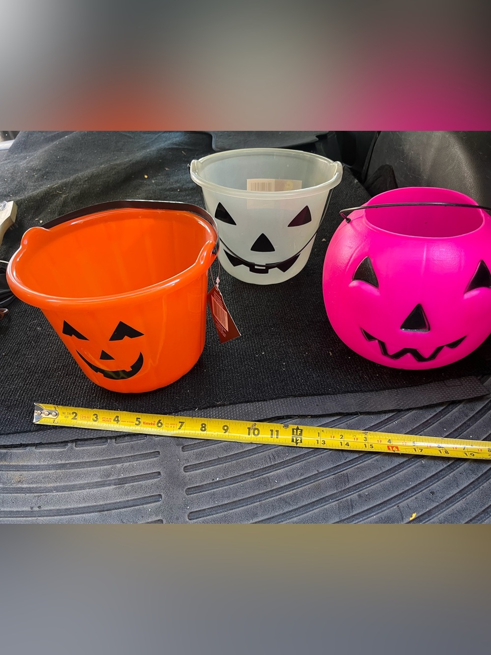 Greenbrier International Halloween Pumpkin Buckets Set of 3 New. Set of 3 plasti